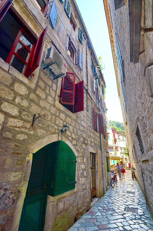 Apartments Historic Stone House Kotor Pokoj fotografie